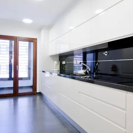 Apartment Parque Nacoes / Jardins Cristo Rei Lisbon
