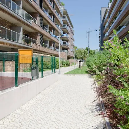 Appartamento Parque Nacoes / Jardins Cristo Rei *