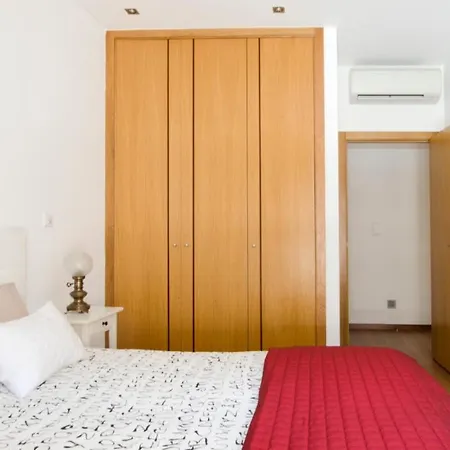 Parque Nacoes / Jardins Cristo Rei Lisbona